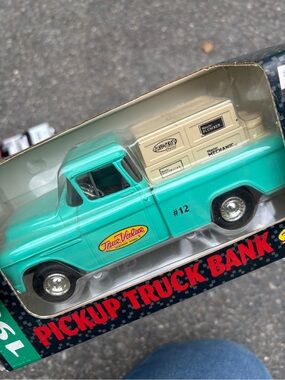 True value Teal Pickup Truck Bank - Kids Toys